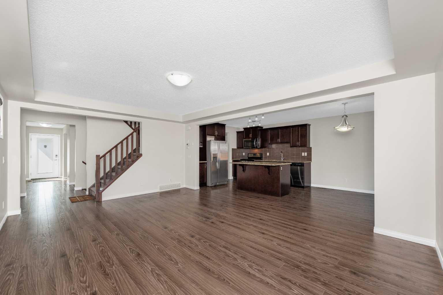 17 Cityscape View NE