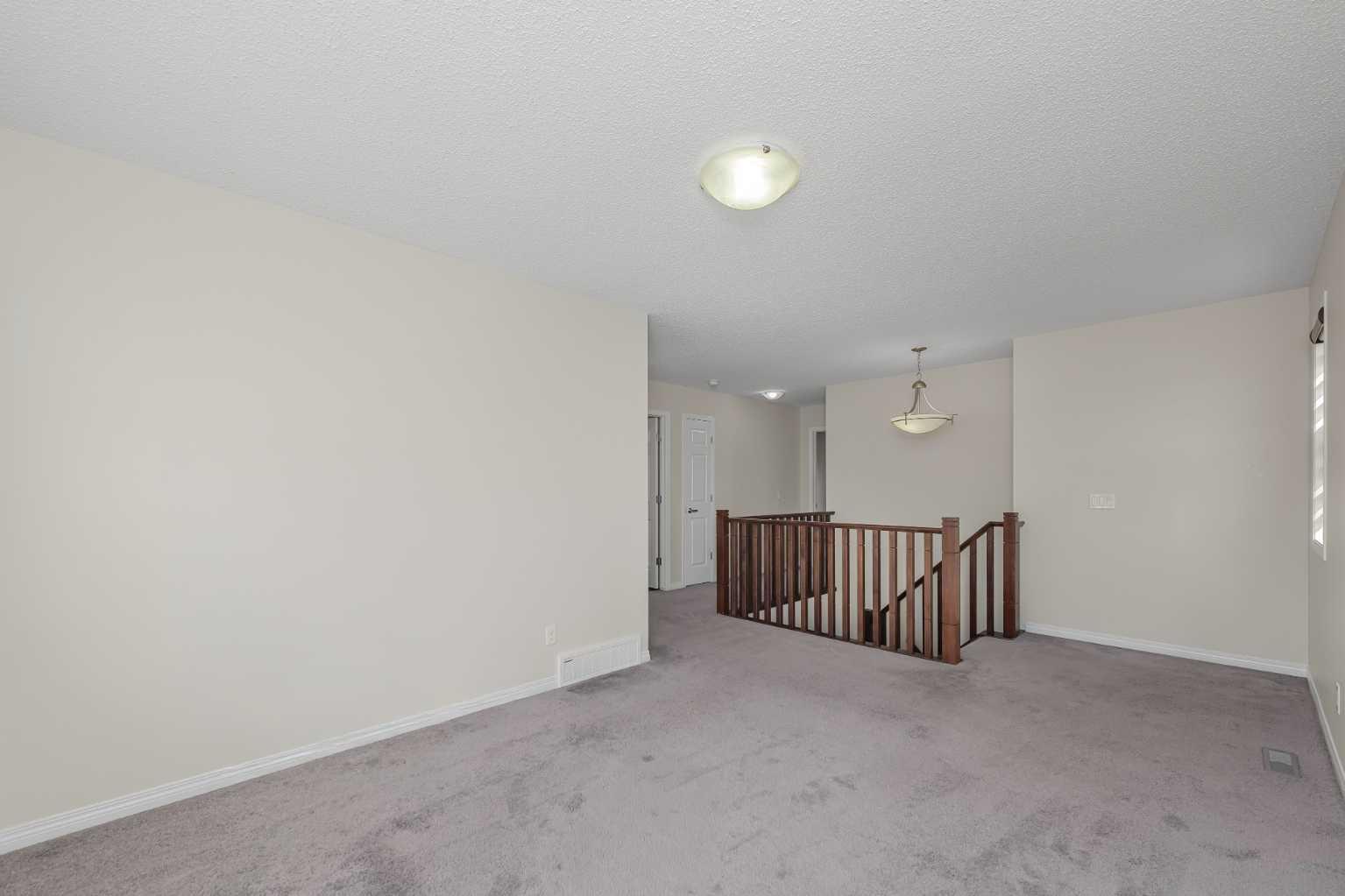 17 Cityscape View NE
