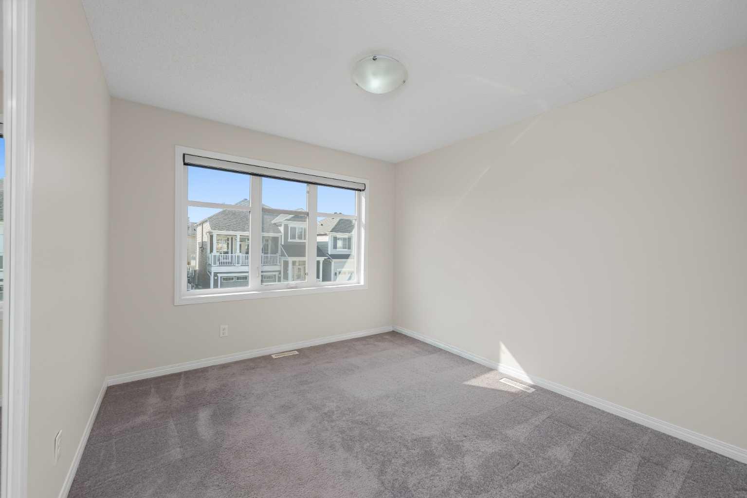 17 Cityscape View NE