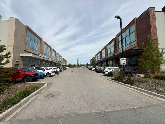 1130, 12 Royal Vista Way NW