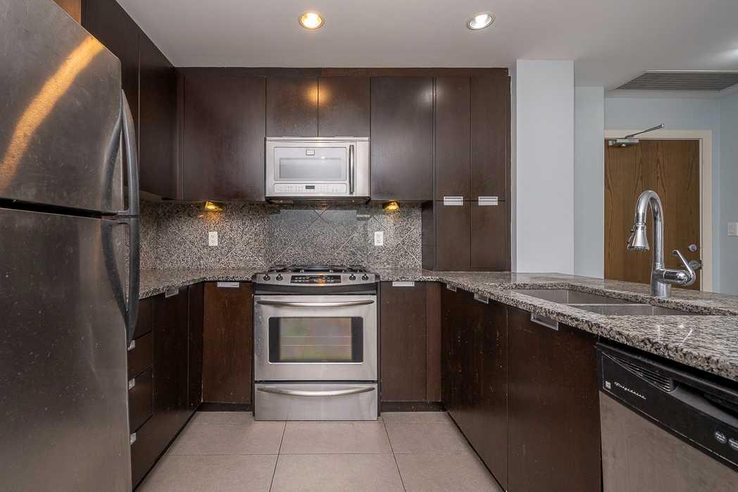 2007, 99 Spruce Place SW
