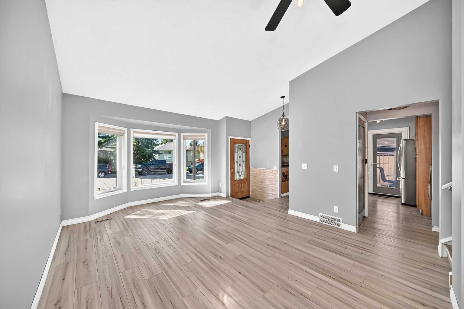 300 Marquis Place SE