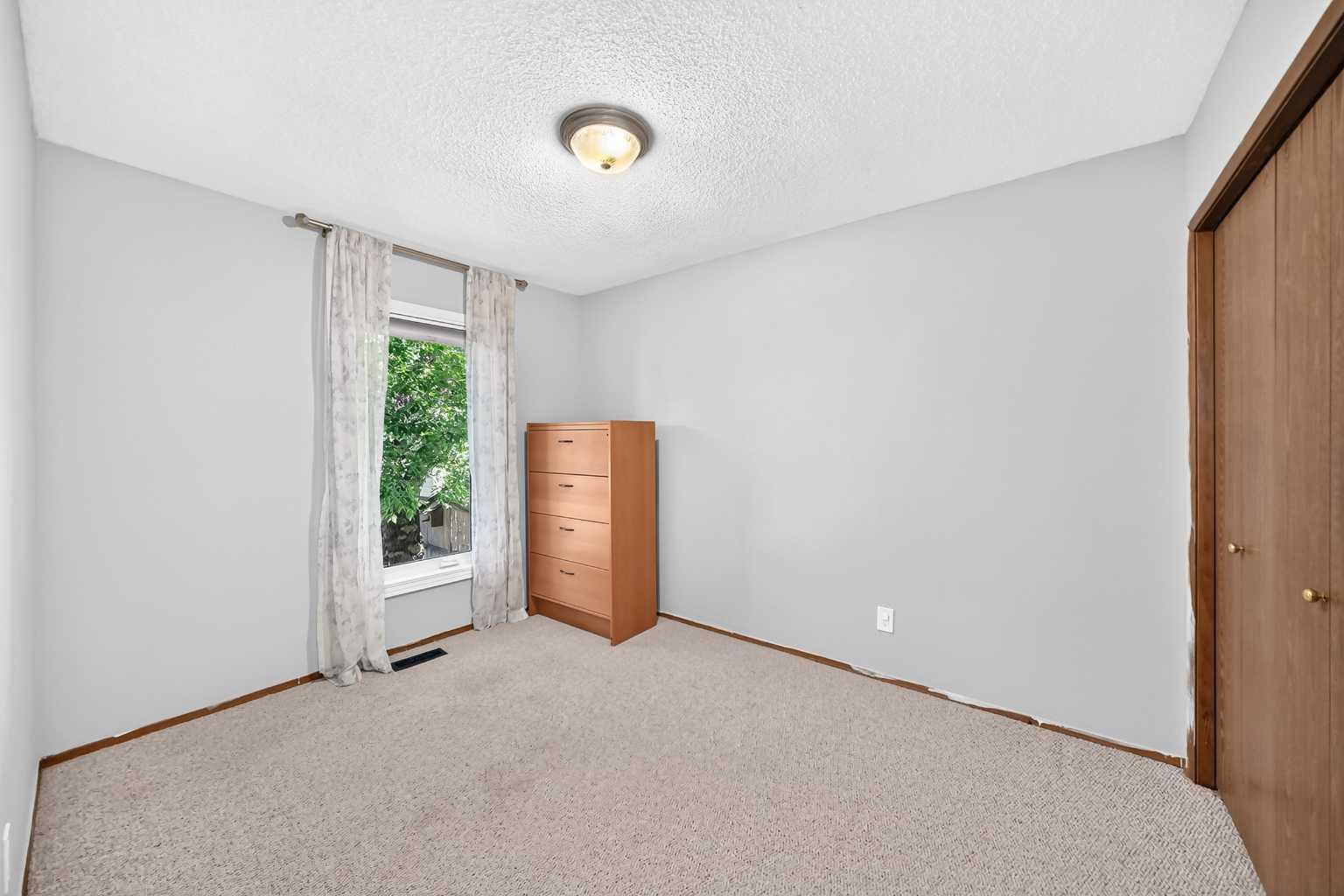 300 Marquis Place SE