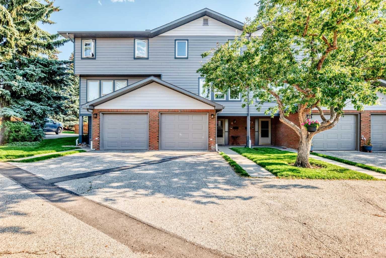 6, 64 woodacres Crescent SW