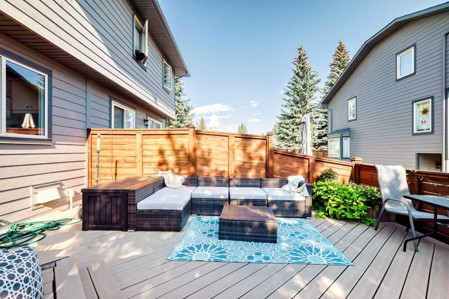 6, 64 woodacres Crescent SW