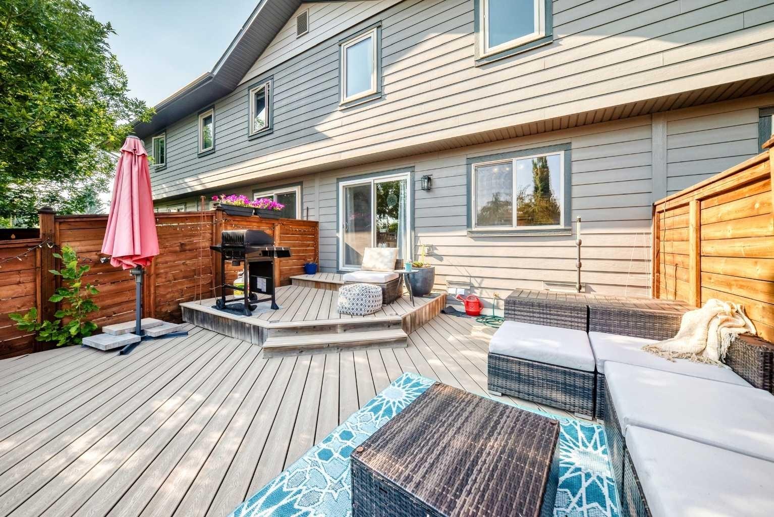 6, 64 woodacres Crescent SW