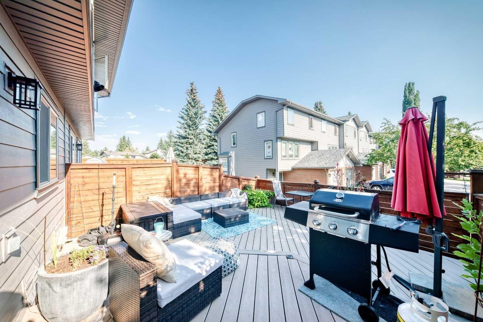 6, 64 woodacres Crescent SW