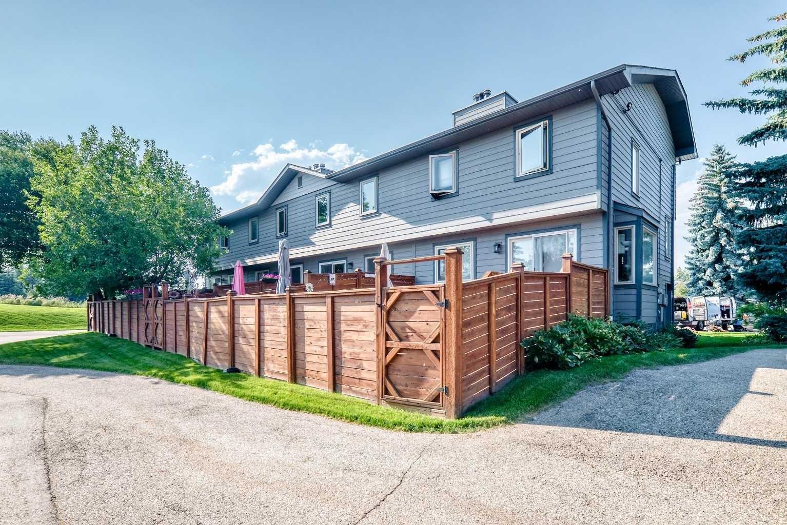6, 64 woodacres Crescent SW