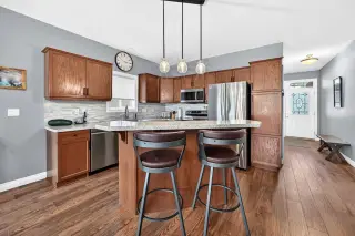 84 River Heights View 