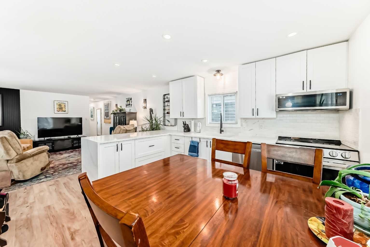 189, 99 Arbour Lake Road NW
