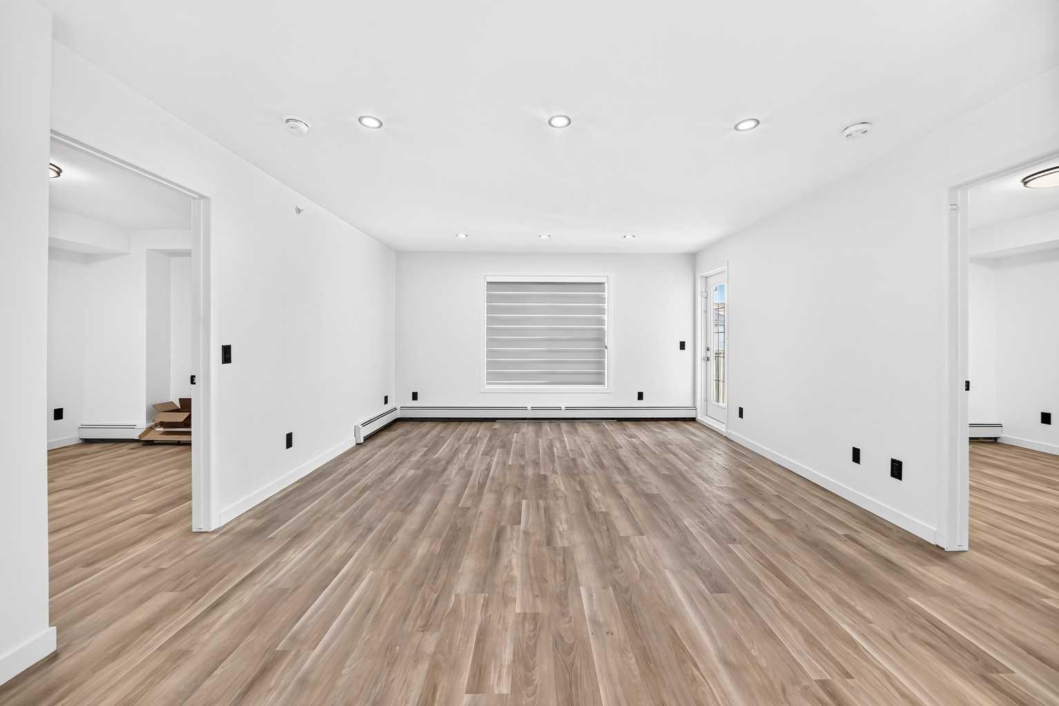411, 2000 Applevillage Court SE