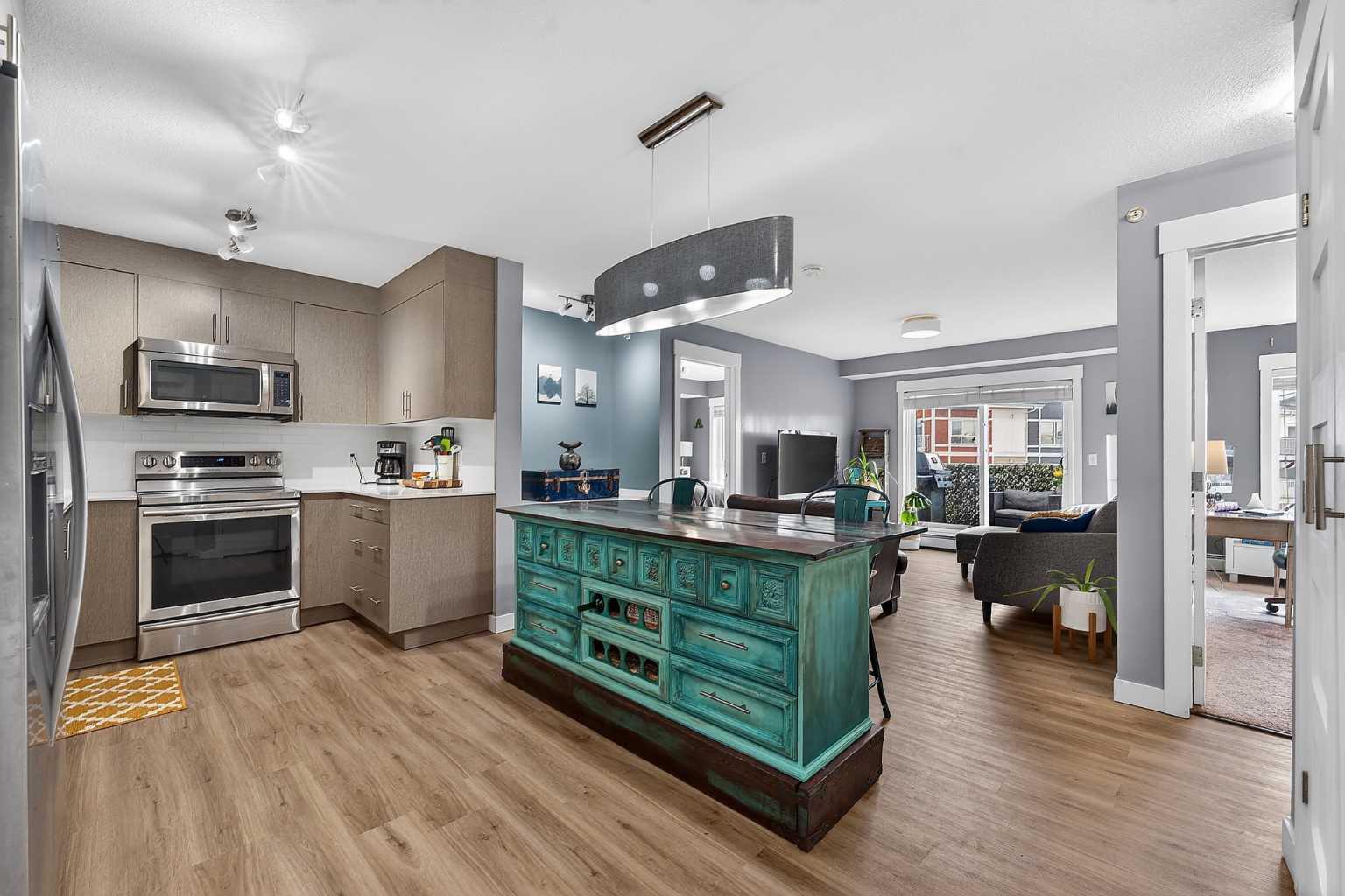 3411, 302 Skyview Ranch Drive NE