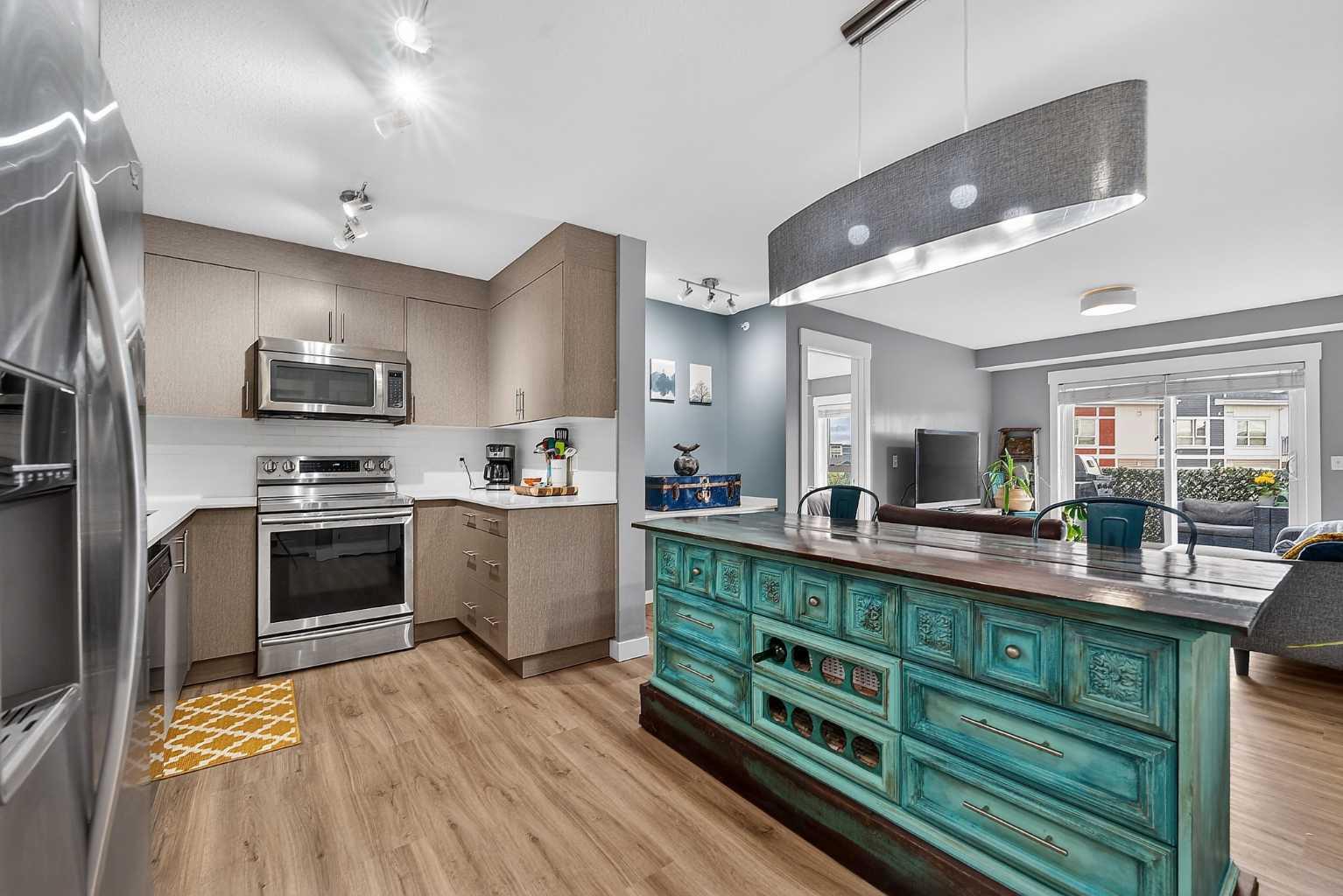 3411, 302 Skyview Ranch Drive NE