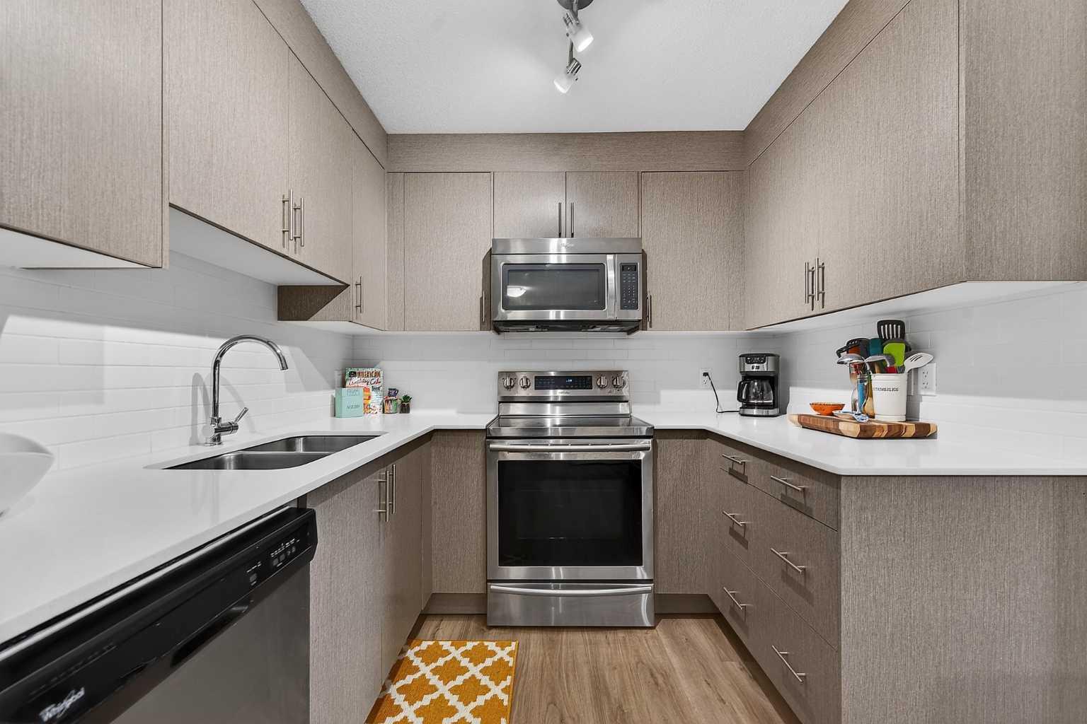 3411, 302 Skyview Ranch Drive NE