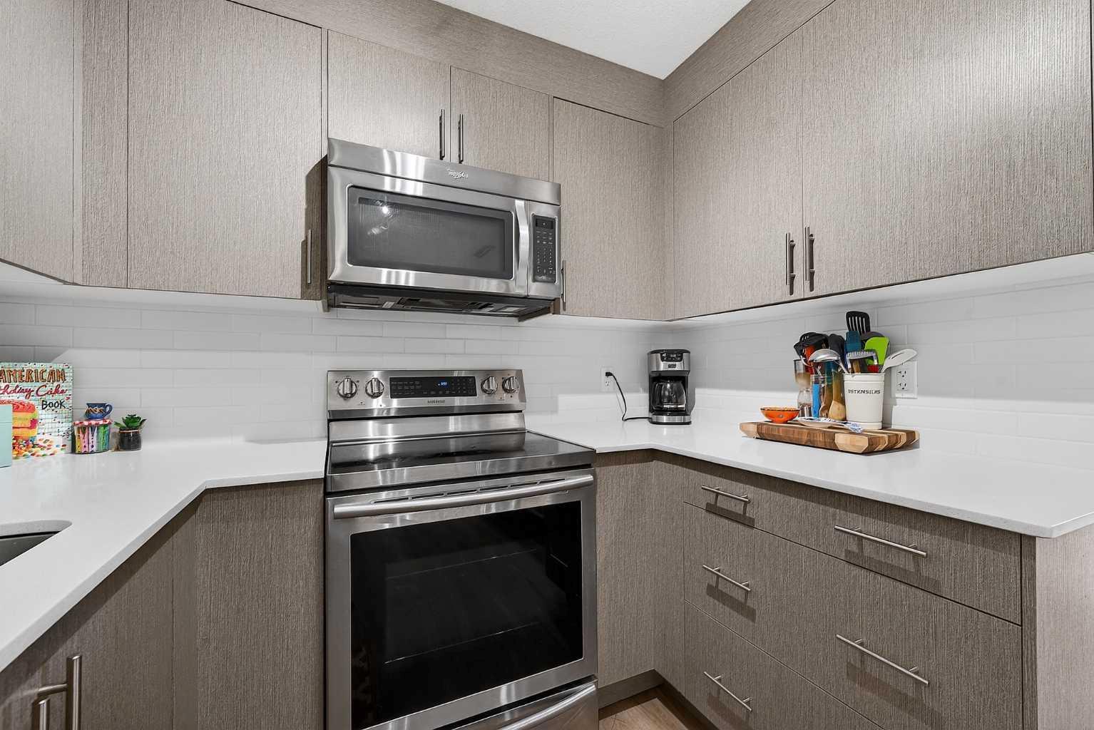 3411, 302 Skyview Ranch Drive NE