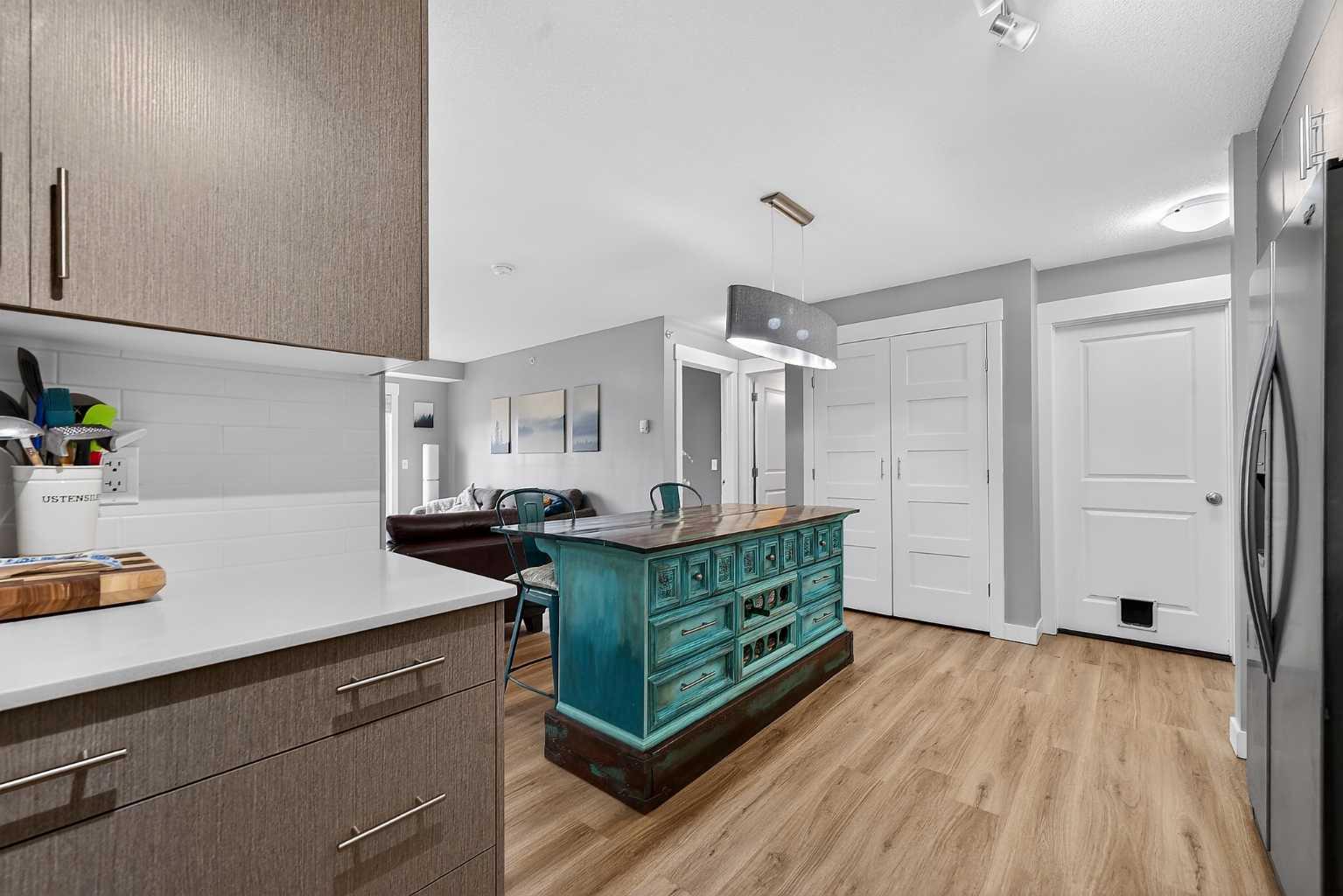 3411, 302 Skyview Ranch Drive NE