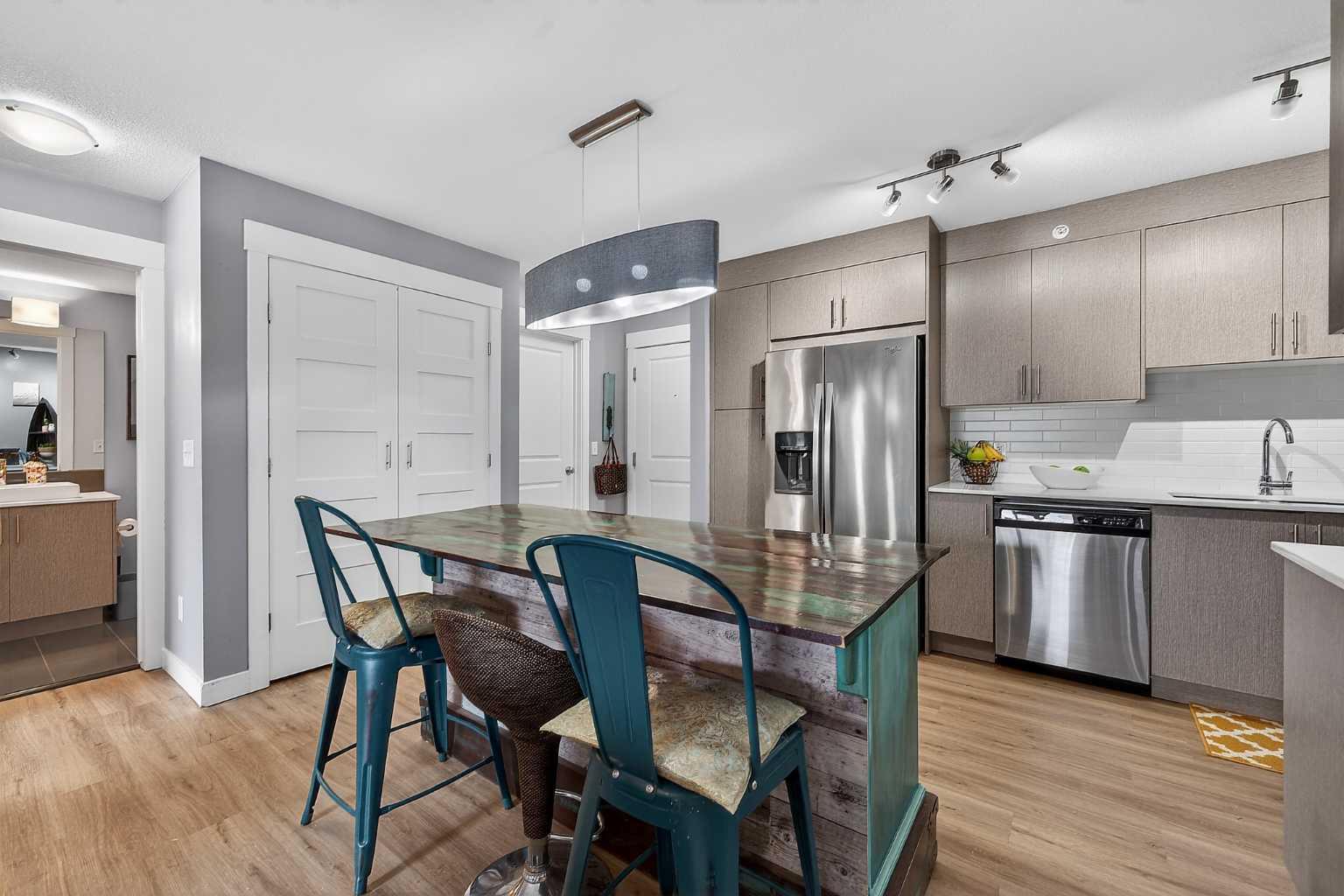 3411, 302 Skyview Ranch Drive NE