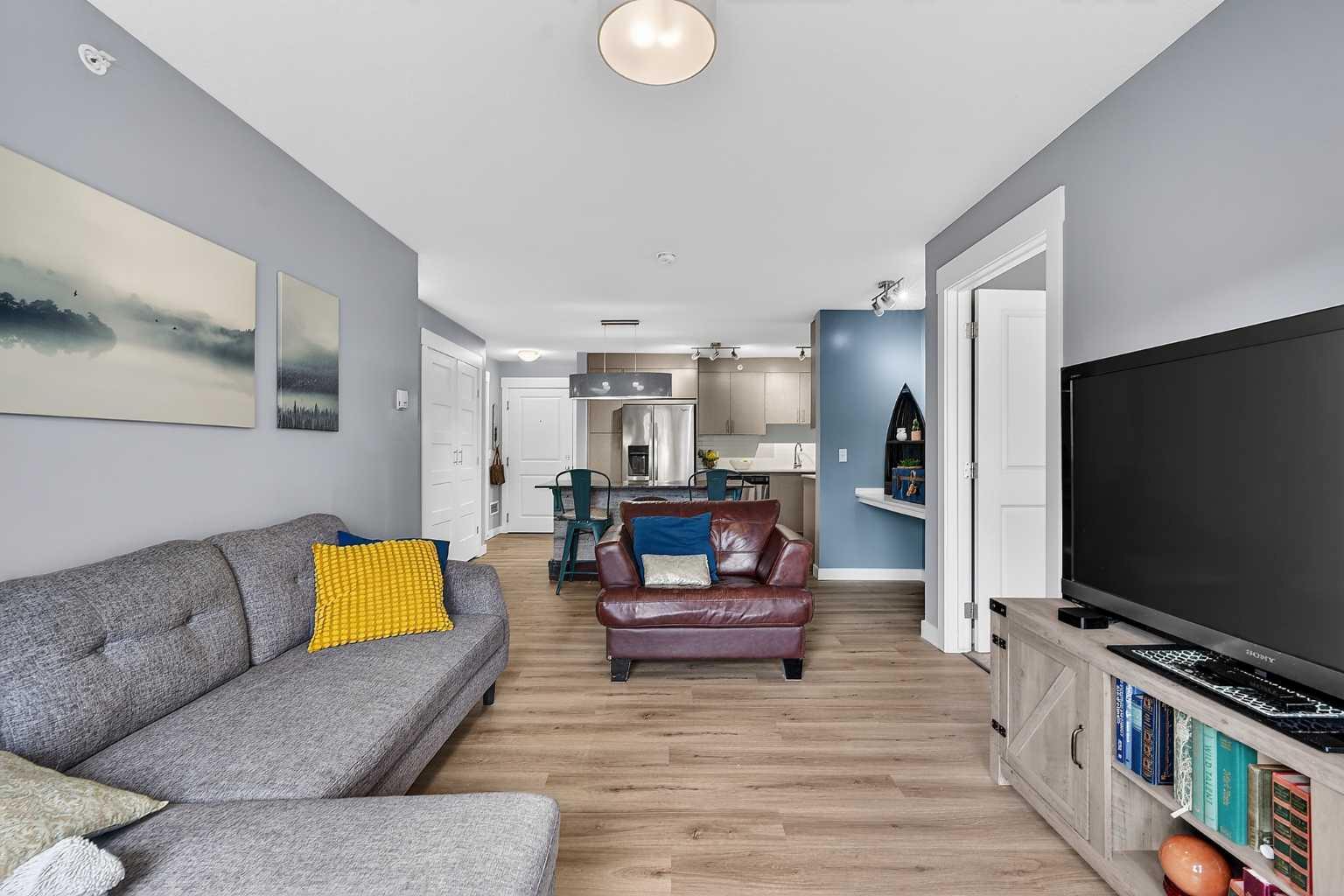 3411, 302 Skyview Ranch Drive NE