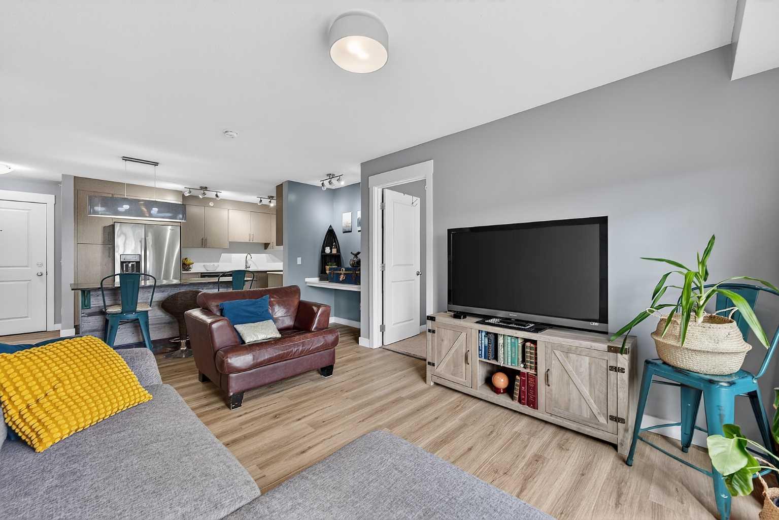 3411, 302 Skyview Ranch Drive NE