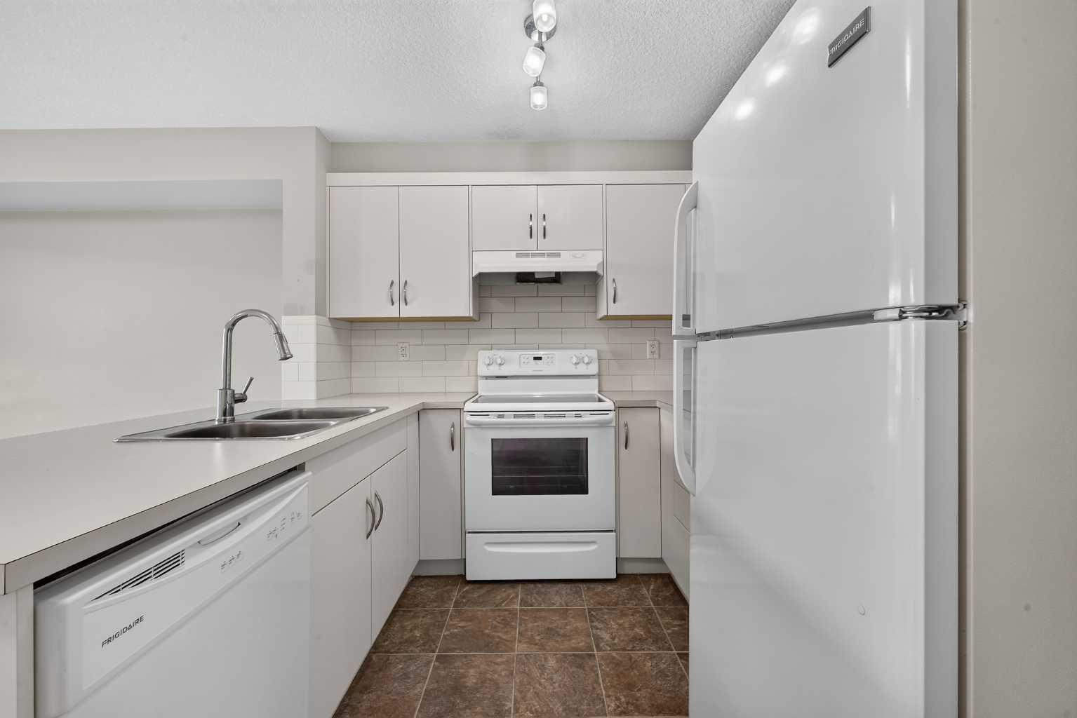 313, 130 AUBURN MEADOWS View SE