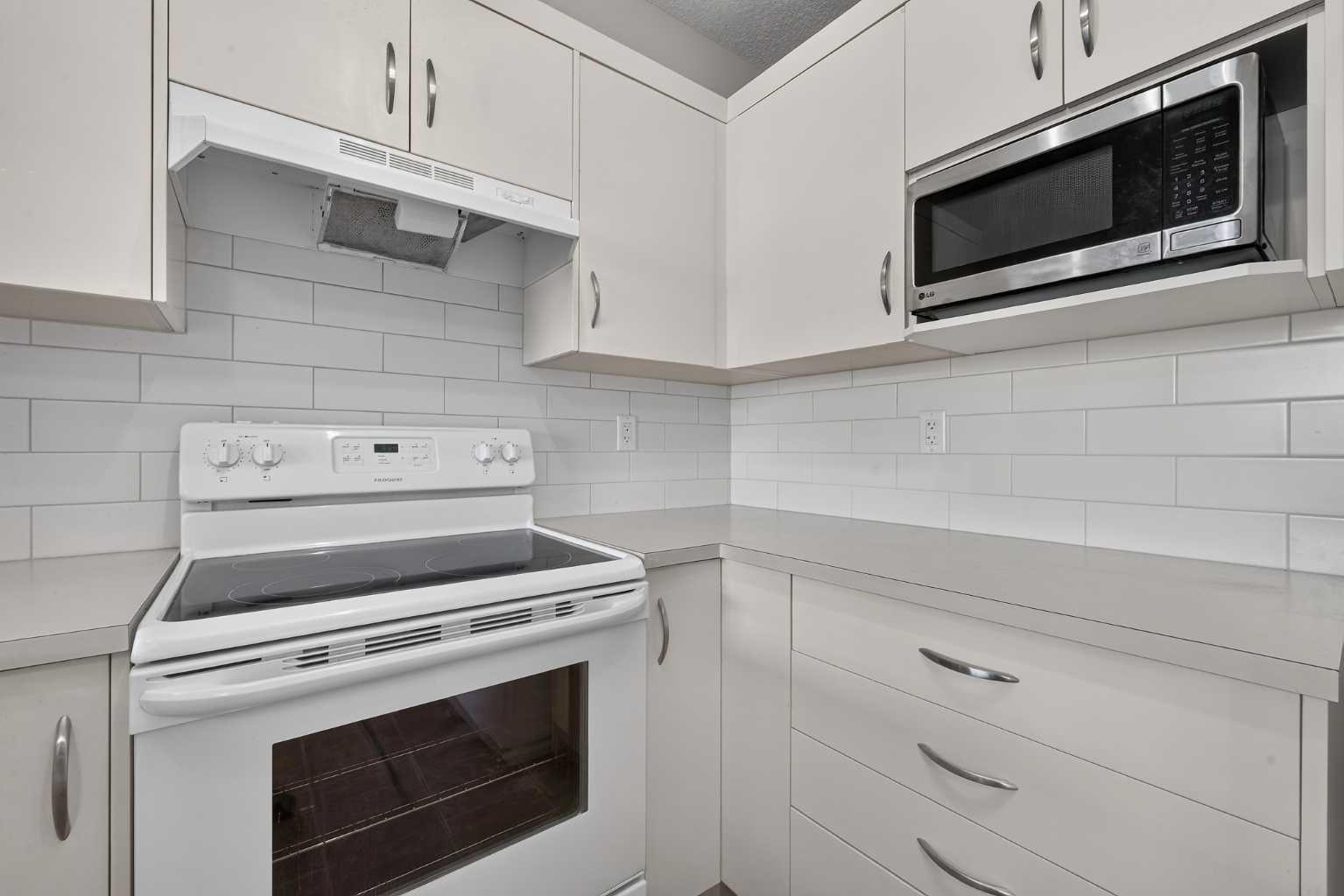 313, 130 AUBURN MEADOWS View SE