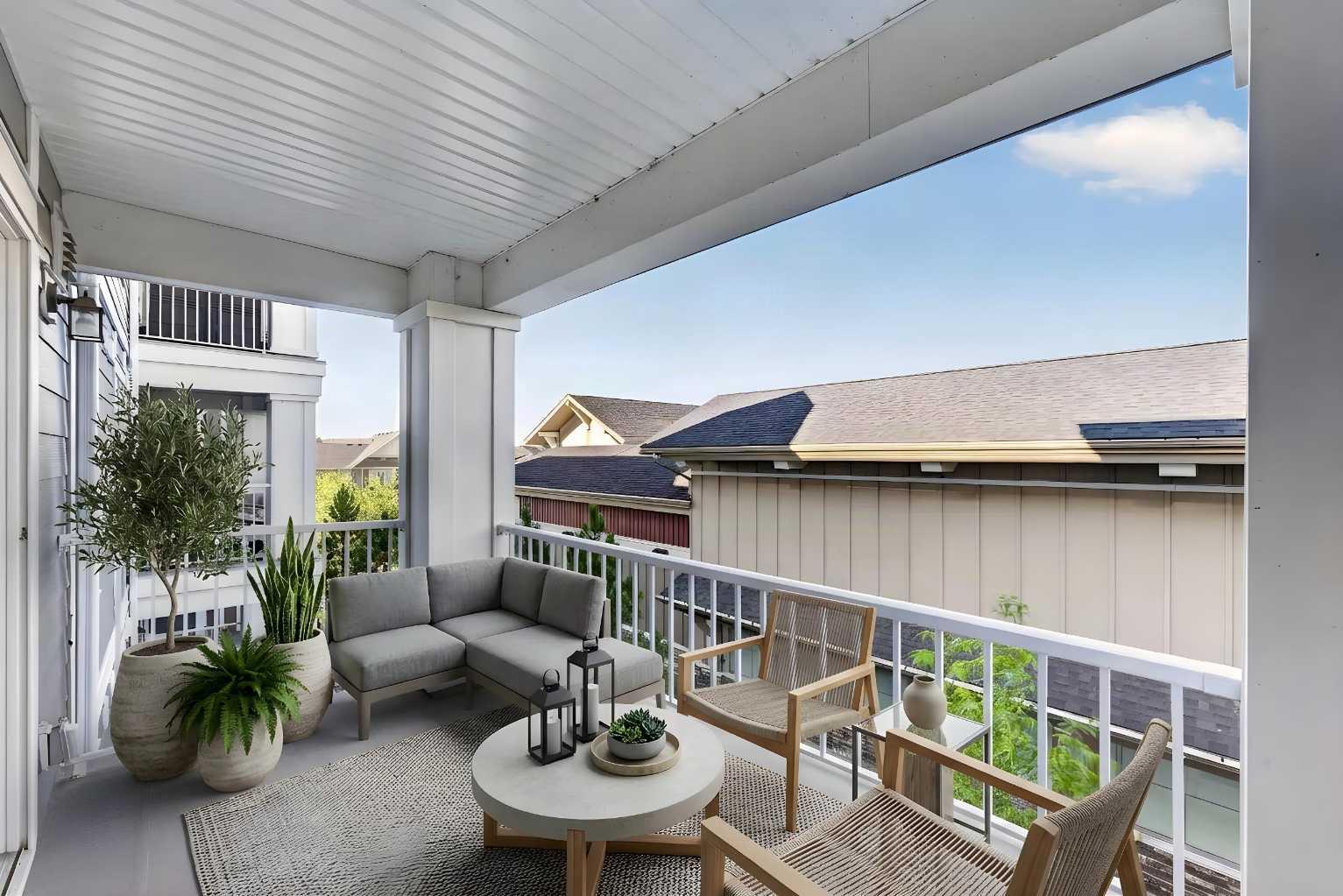 313, 130 AUBURN MEADOWS View SE