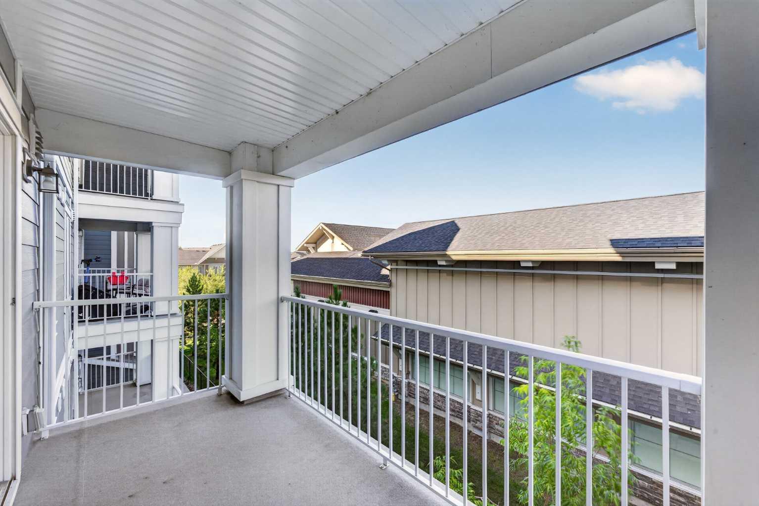 313, 130 AUBURN MEADOWS View SE