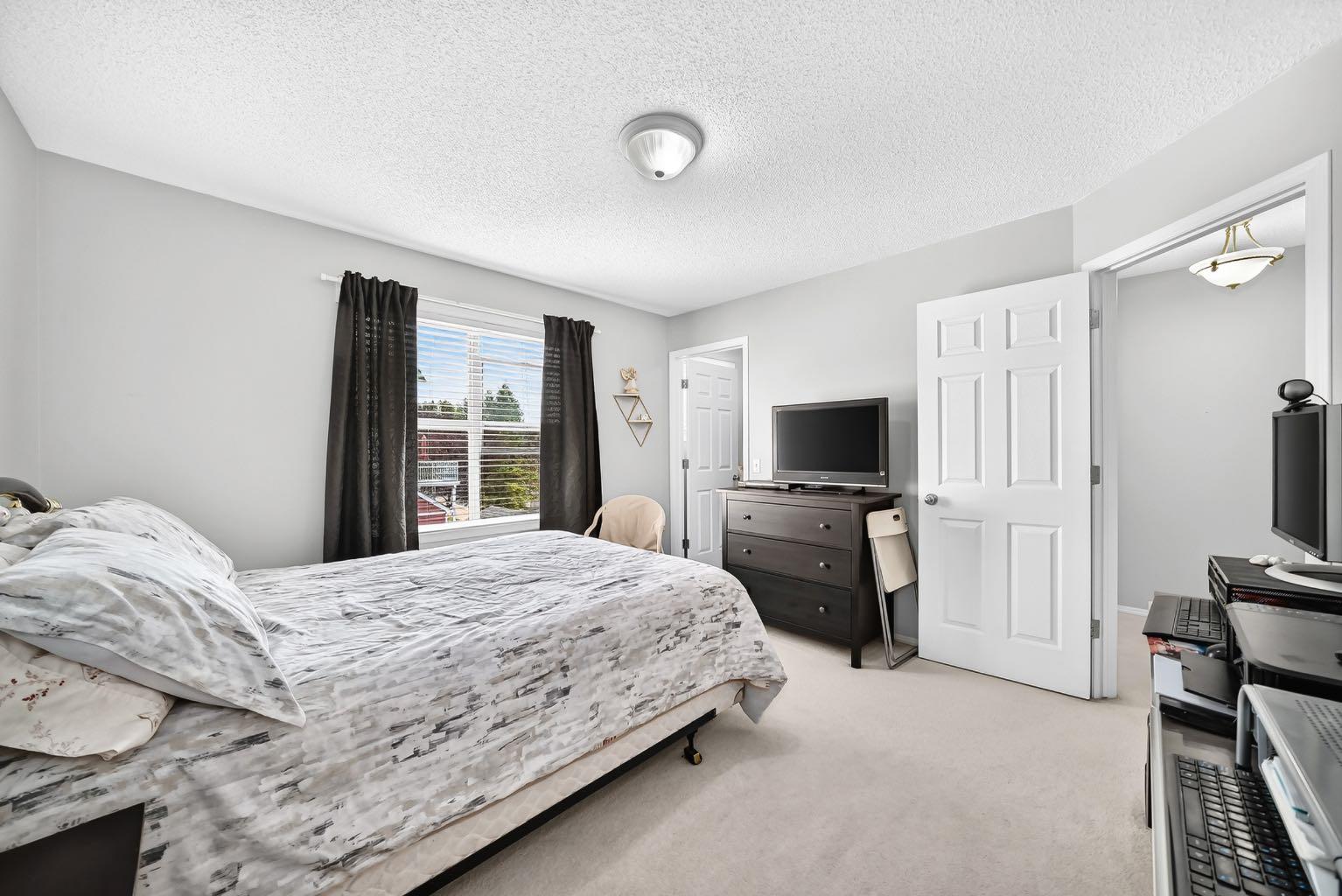 38 Country Village Landing NE