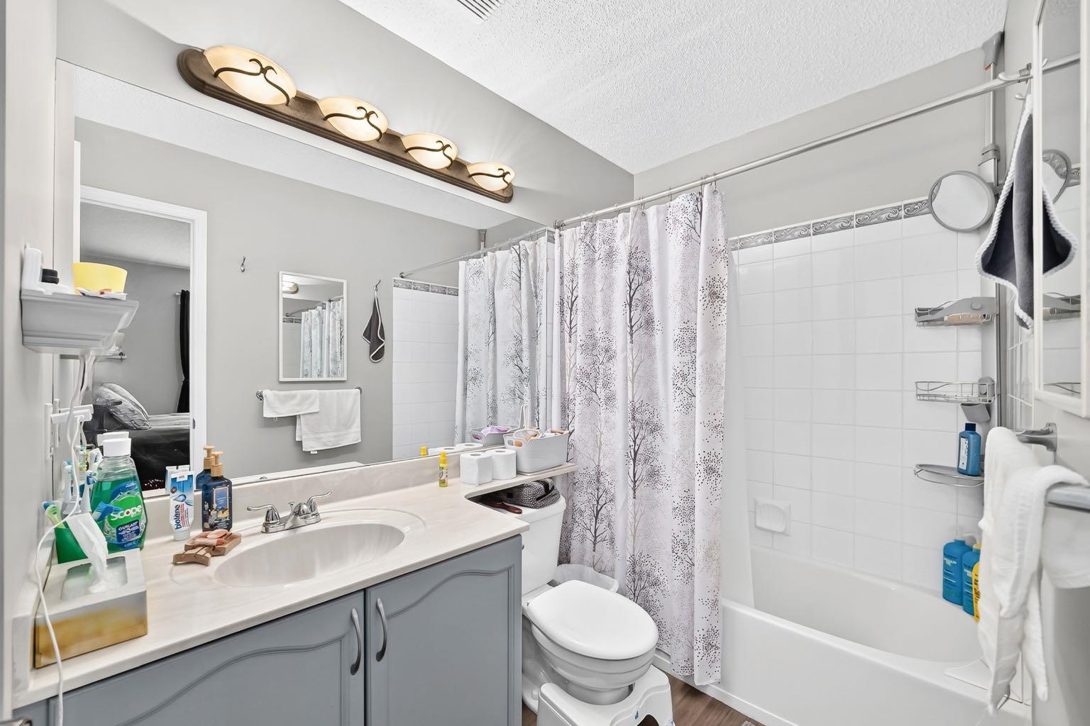 38 Country Village Landing NE