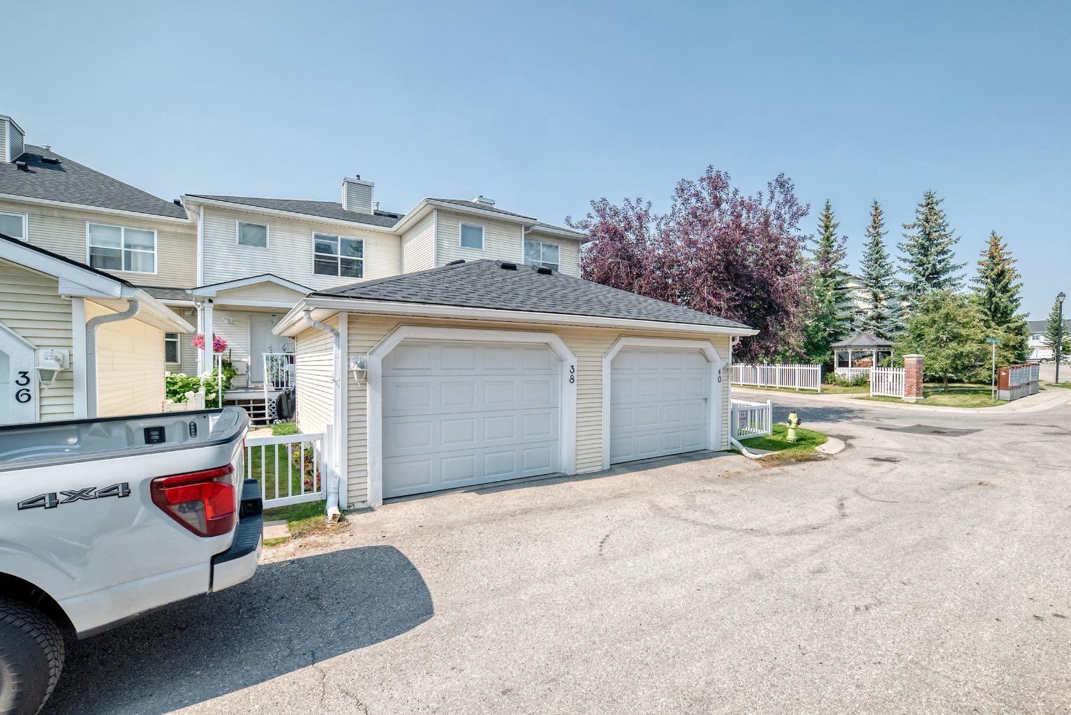 38 Country Village Landing NE