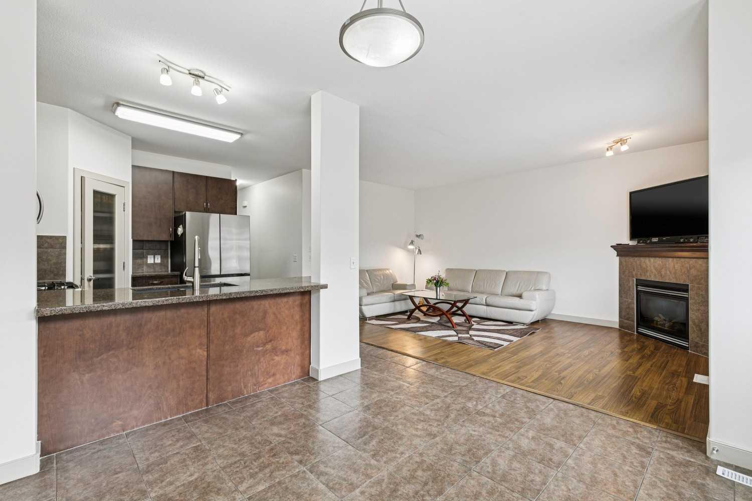 67 Everwoods Park SW