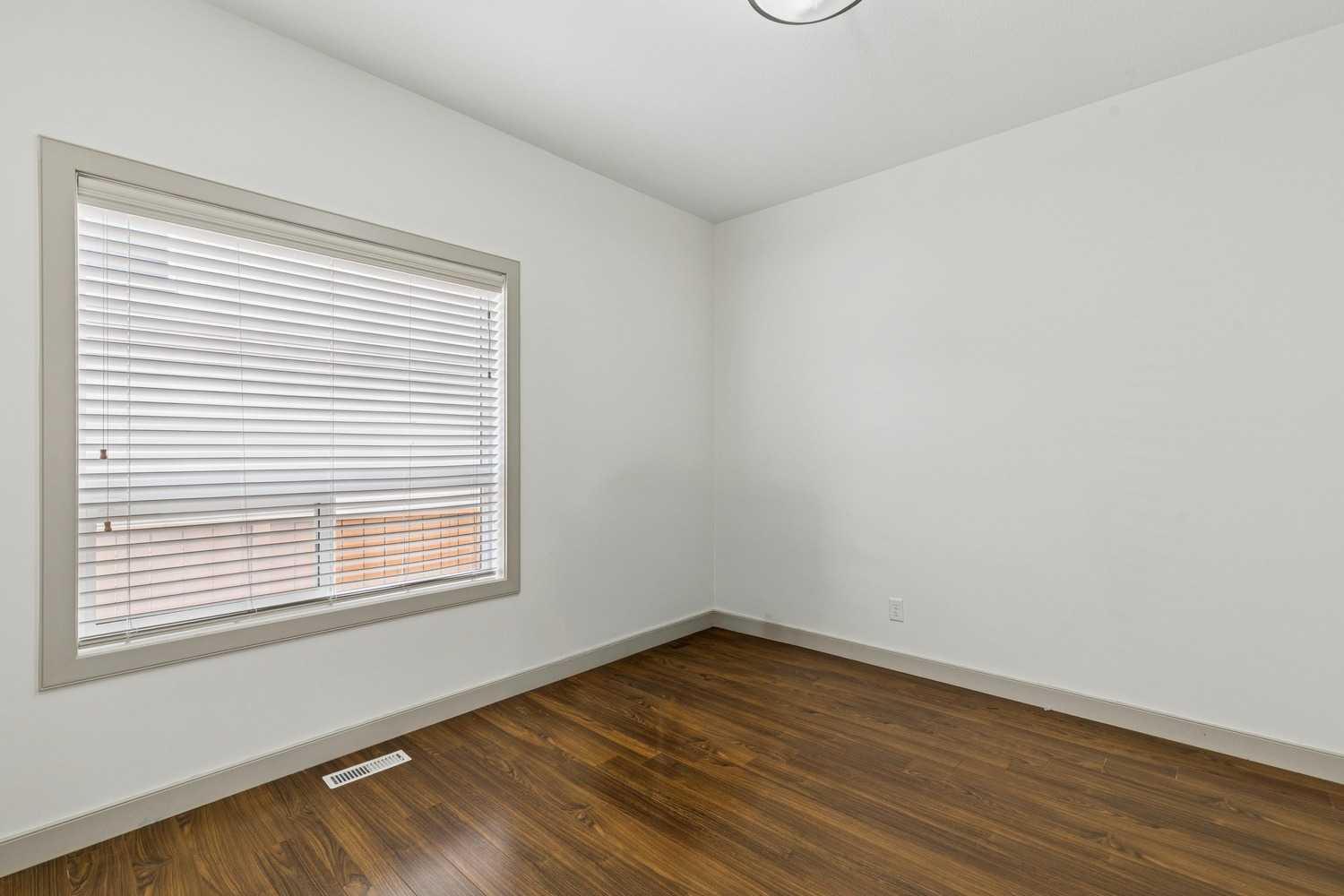67 Everwoods Park SW