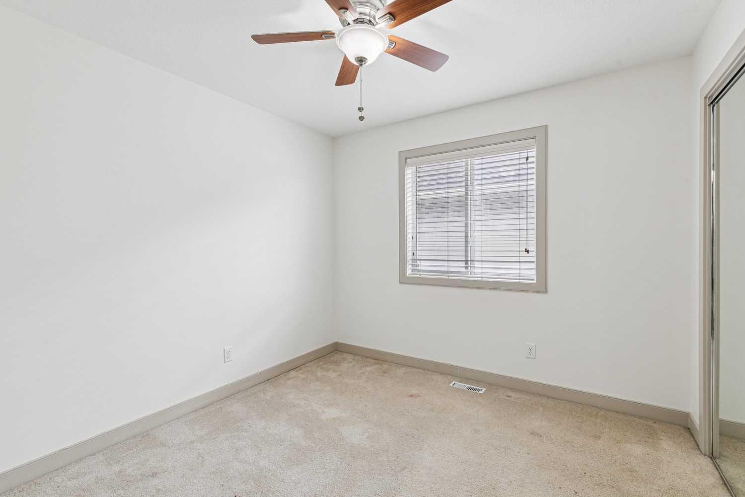 67 Everwoods Park SW