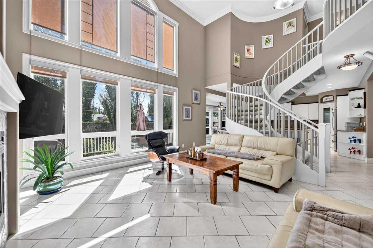234 Elmont Bay SW