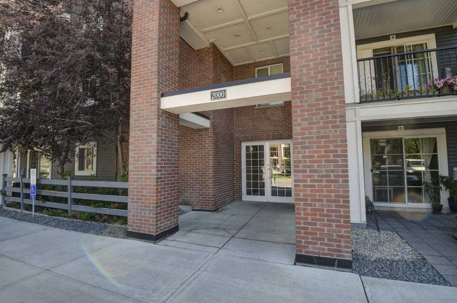 2414, 99 copperstone Park SE