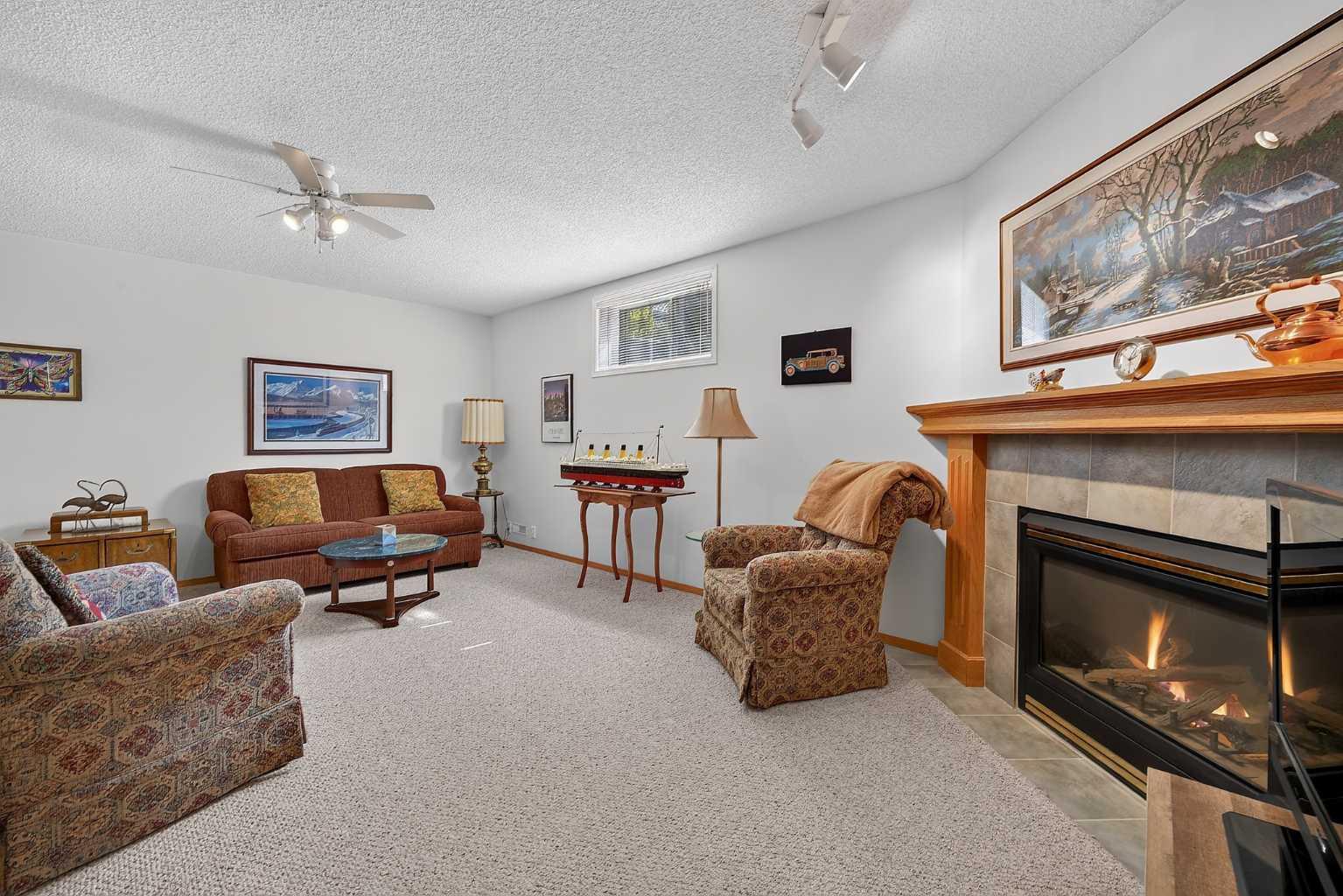 51 Chaparral Heath SE