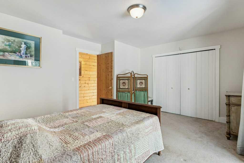 4 Pine Avenue 