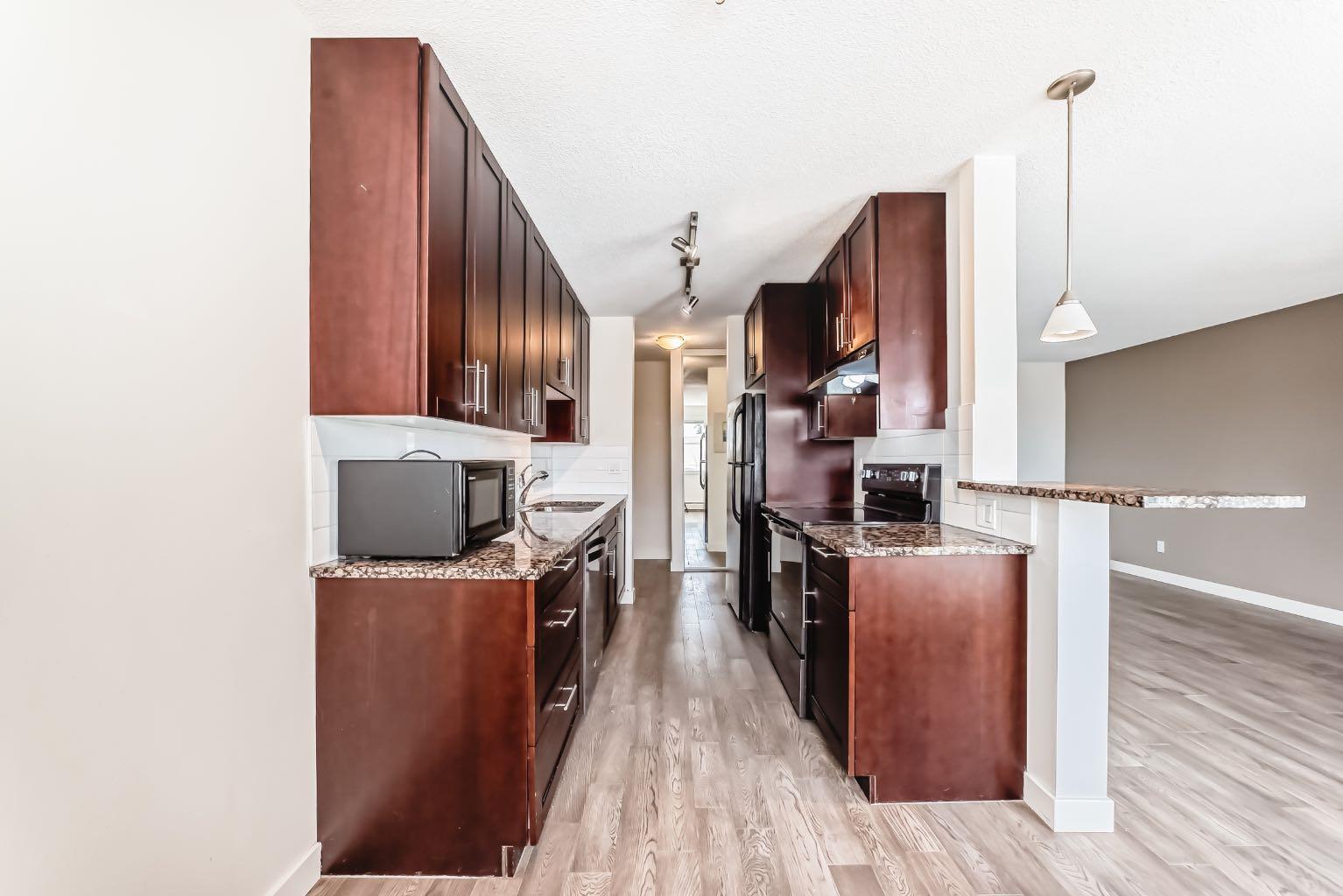 302, 4455A Greenview Drive NE