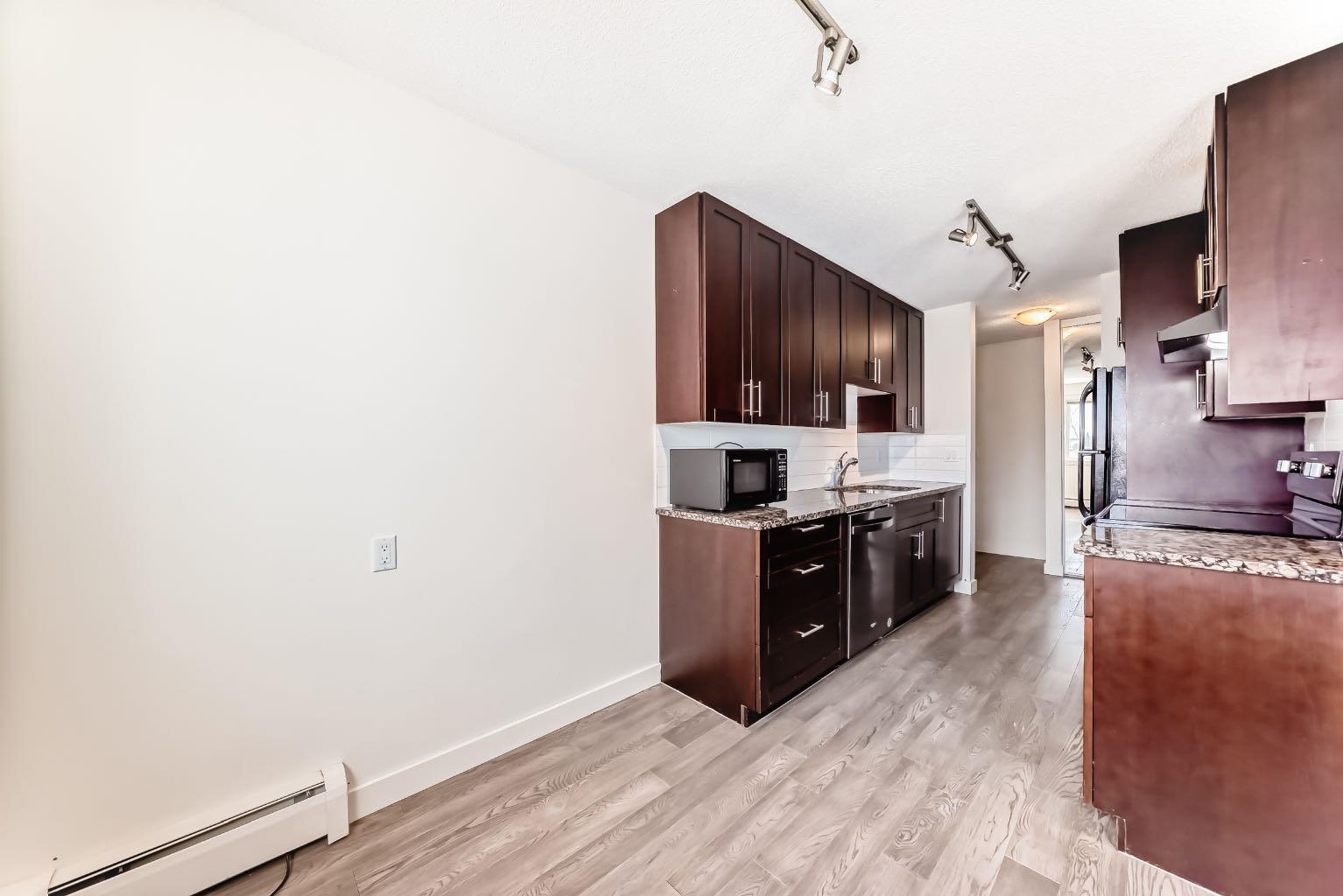 302, 4455A Greenview Drive NE