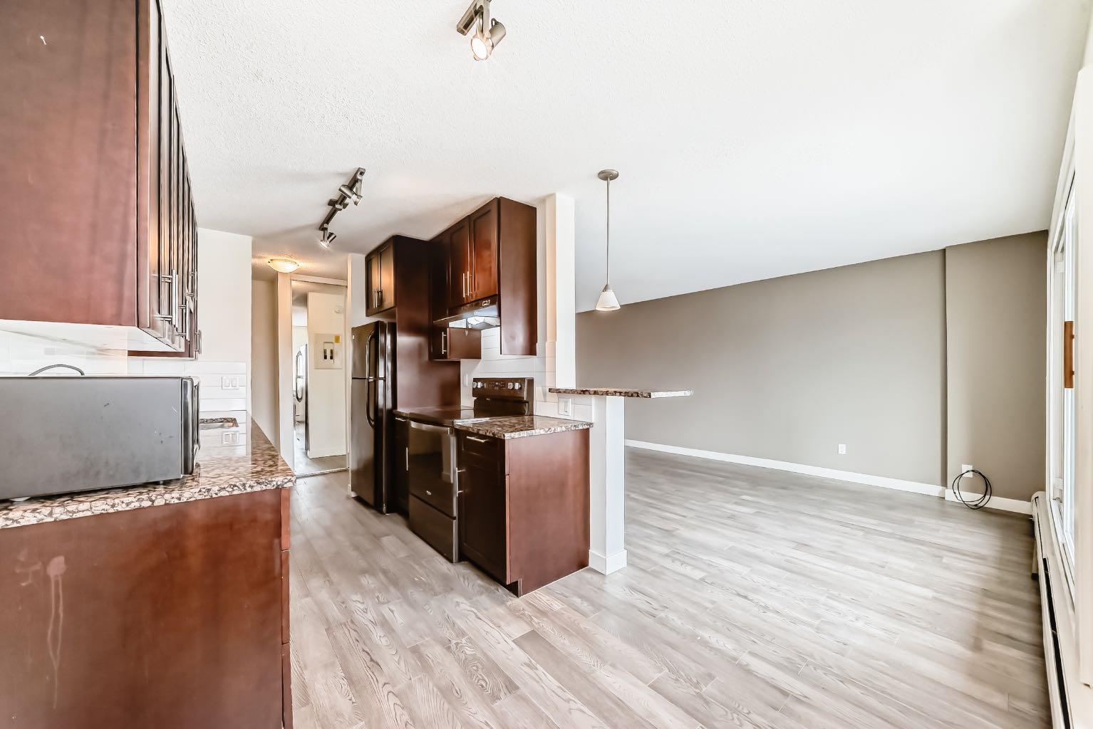302, 4455A Greenview Drive NE