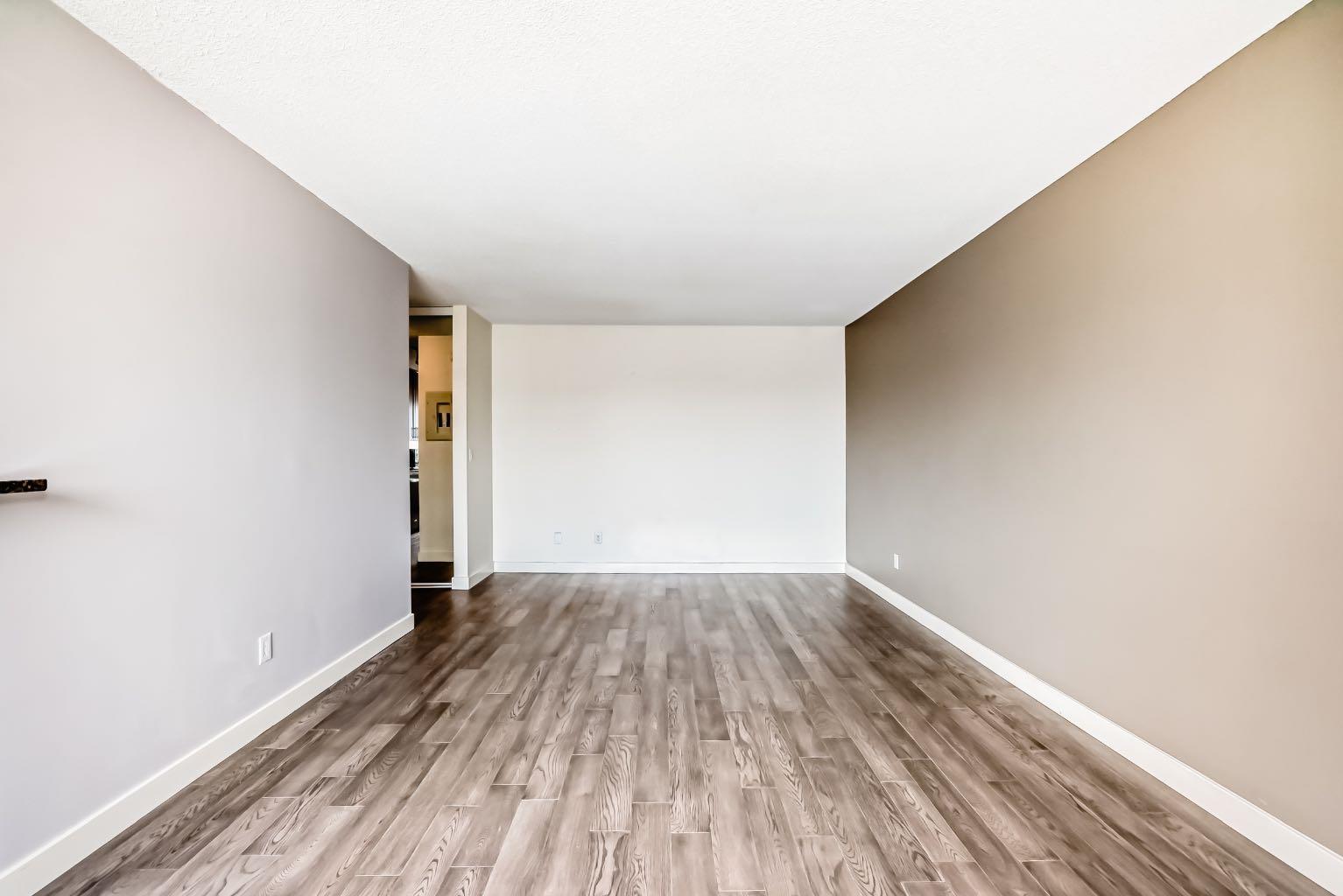 302, 4455A Greenview Drive NE