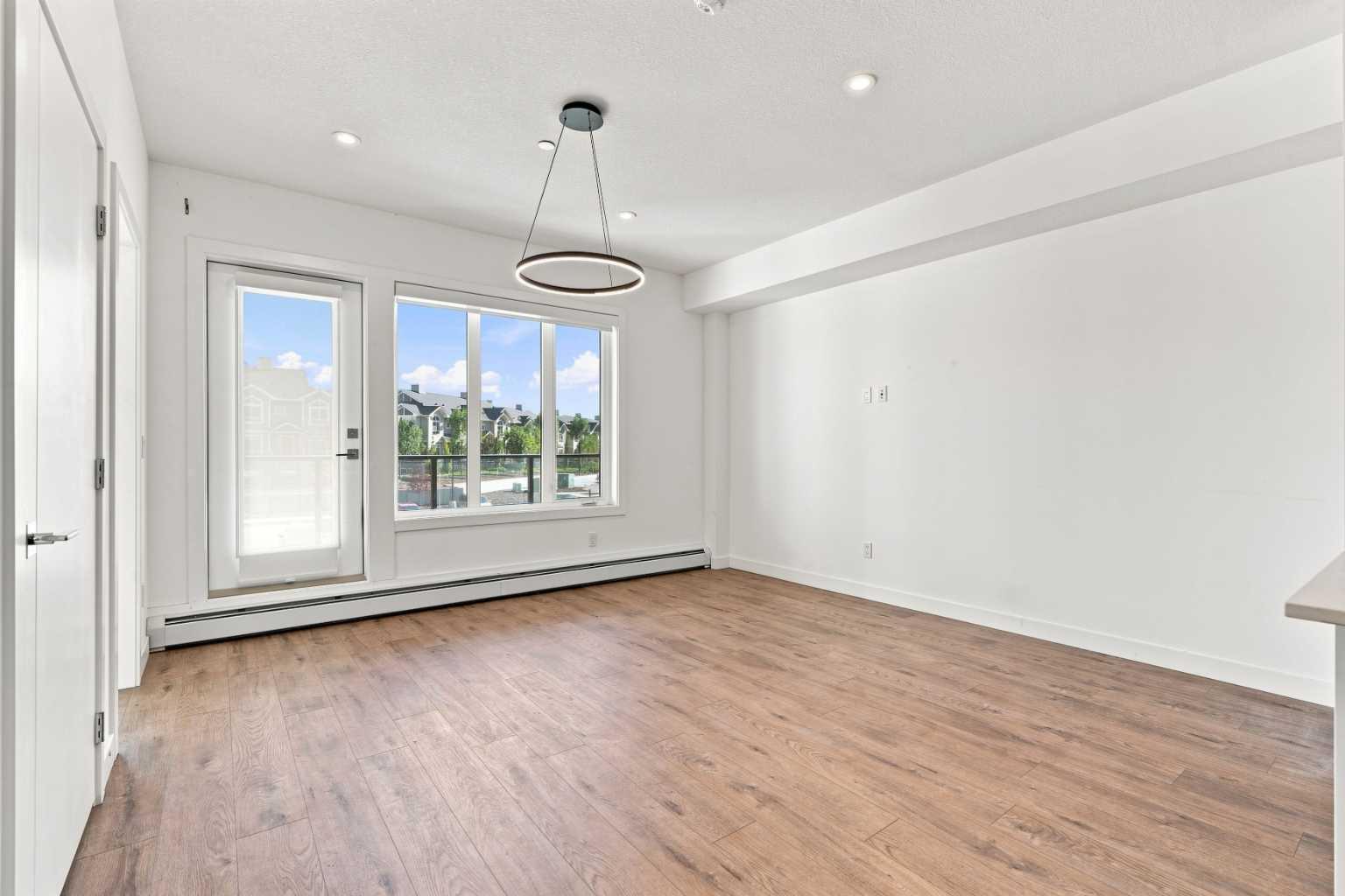 3218, 60 Skyview Ranch Road NE