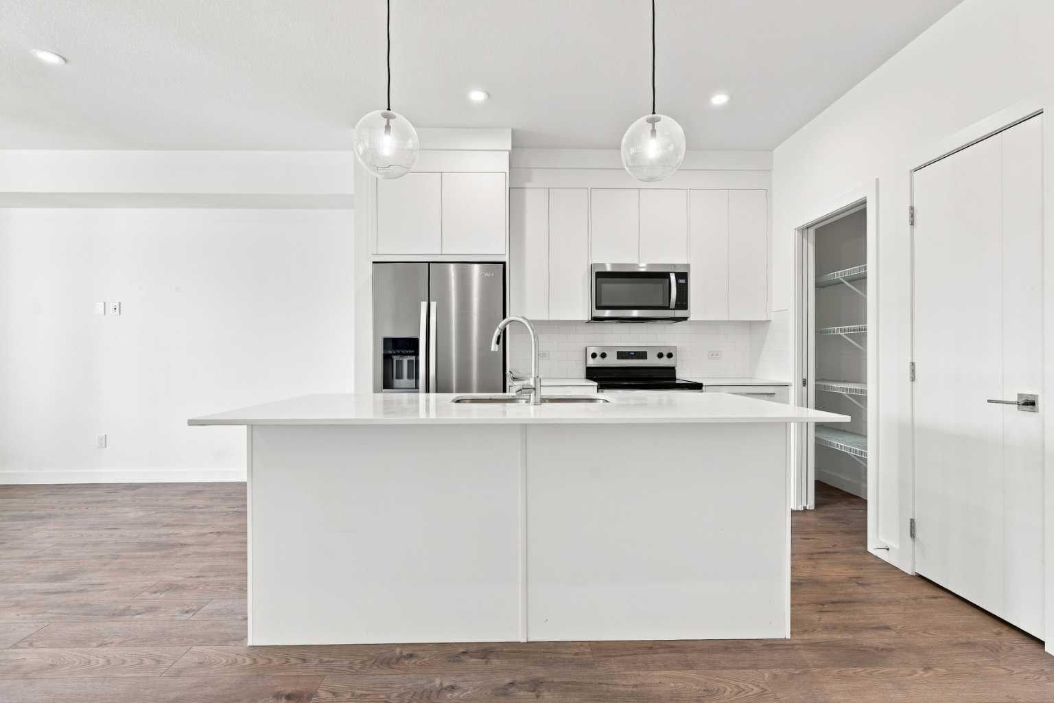 3218, 60 Skyview Ranch Road NE