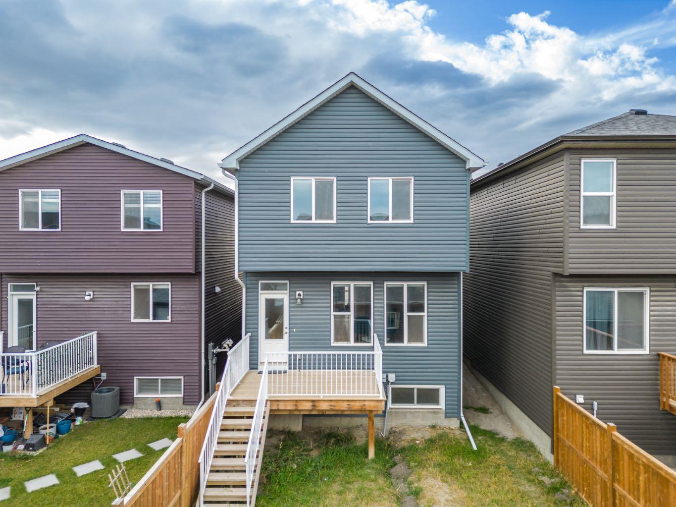 166 Howse Common NE