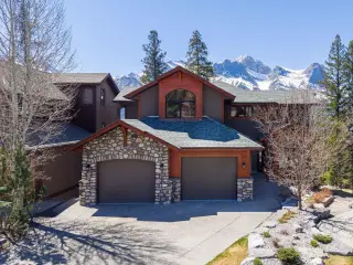 389 Eagle Heights 