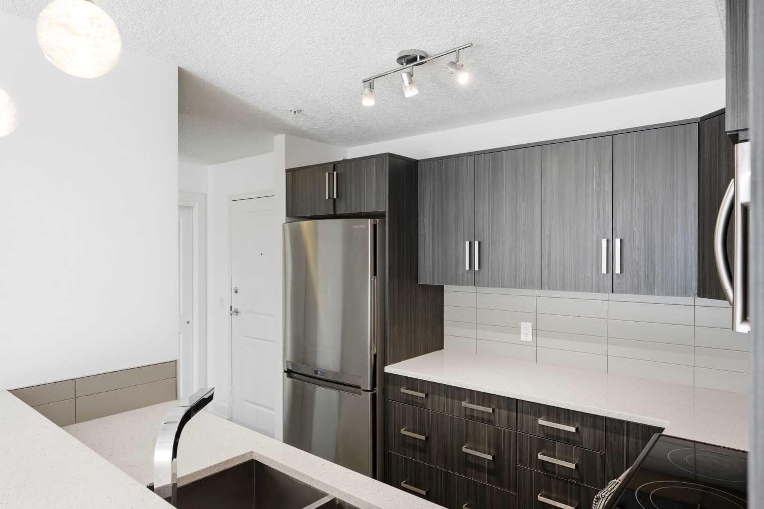 203, 611 Edmonton Trail NE