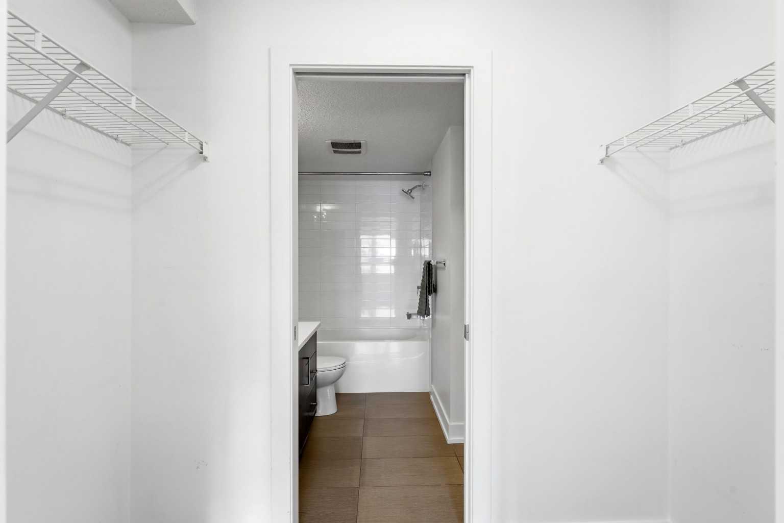 203, 611 Edmonton Trail NE
