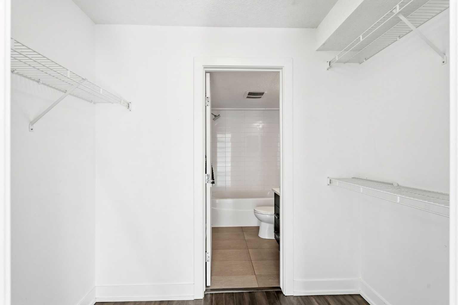 203, 611 Edmonton Trail NE