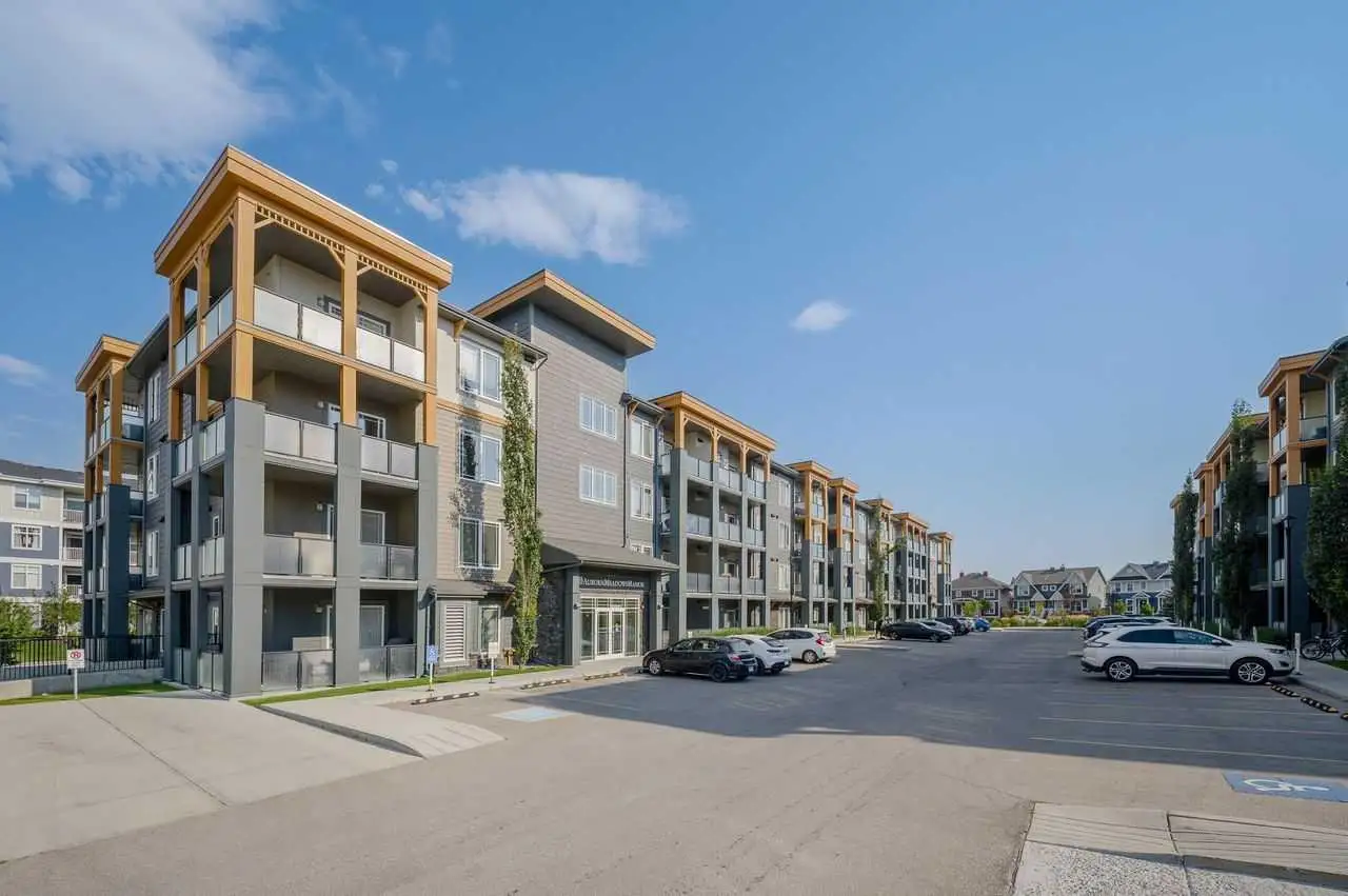 305, 100 Auburn Meadows Manor SE