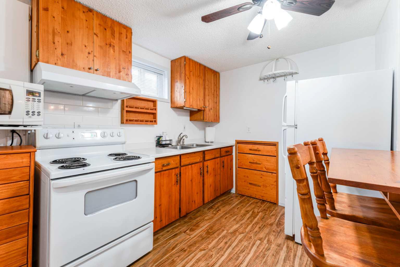 1502 40 Street SE